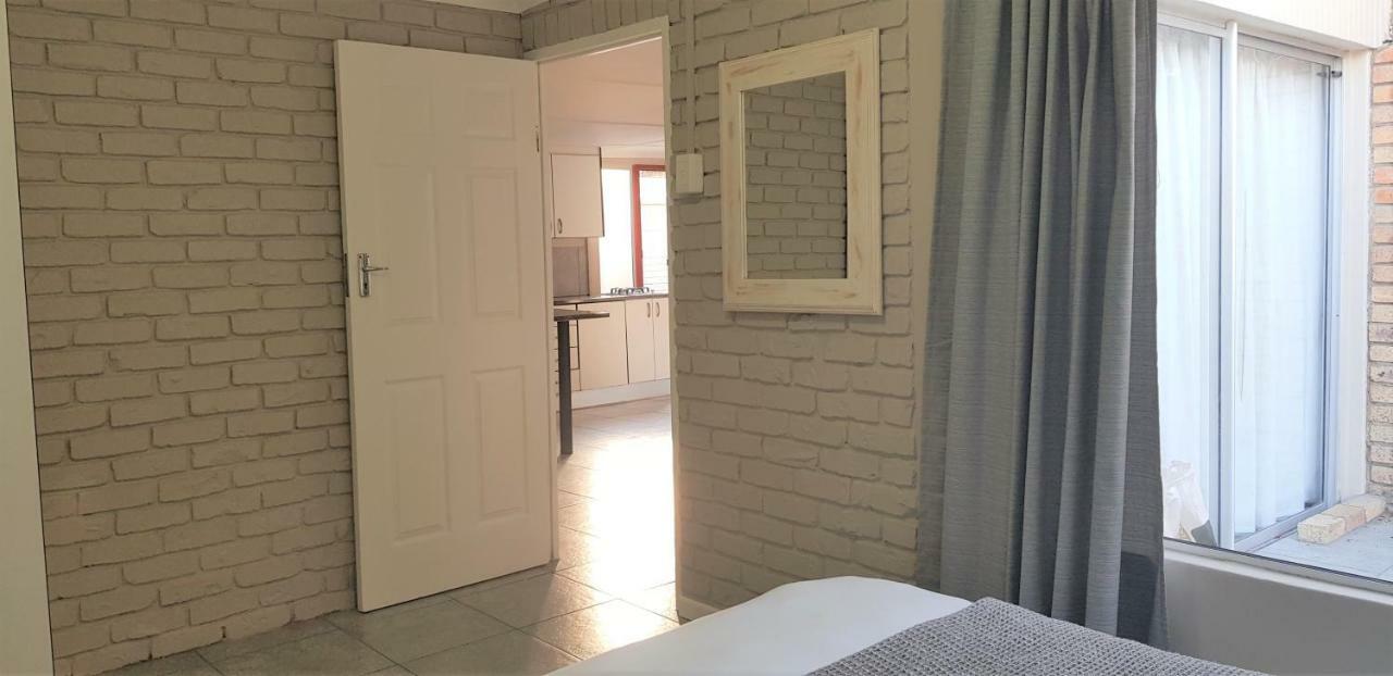 Kelzane Self-Catering Gonubie Exterior foto