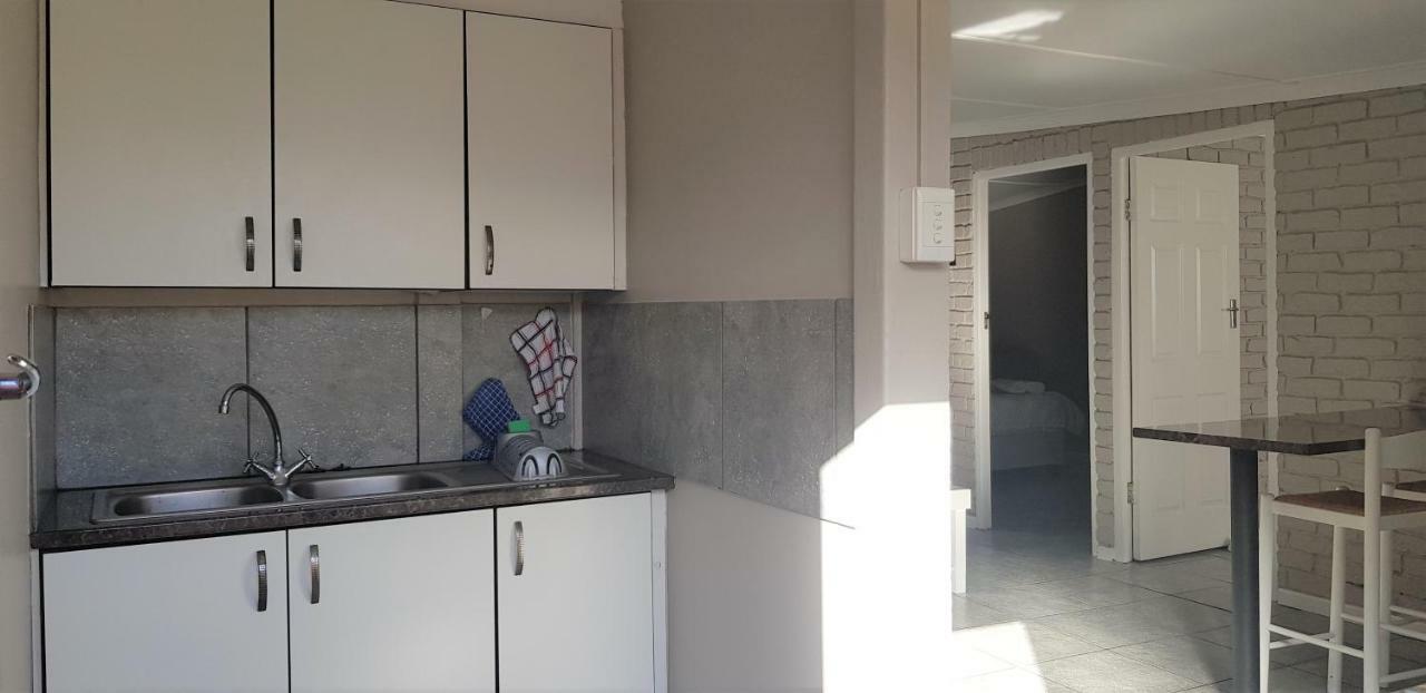 Kelzane Self-Catering Gonubie Exterior foto