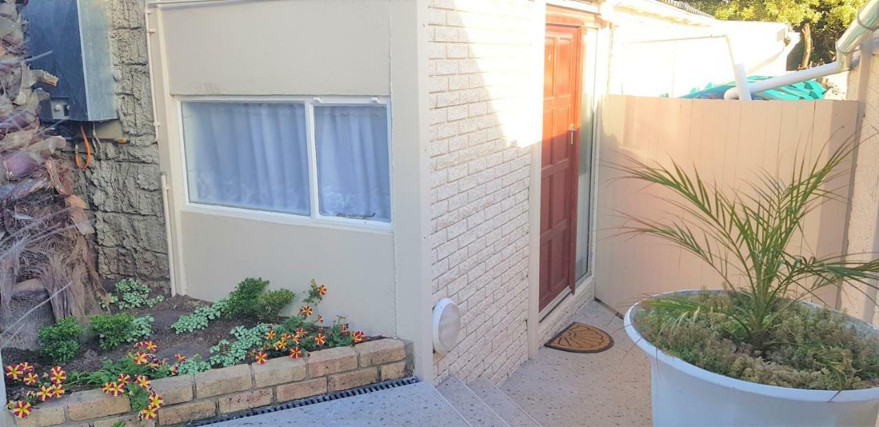 Kelzane Self-Catering Gonubie Exterior foto